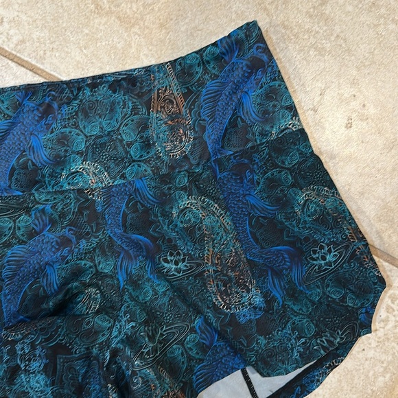 Constantly Varied Gear Don’t Be Koi Athletic Running Shorts XS - Picture 4 of 7